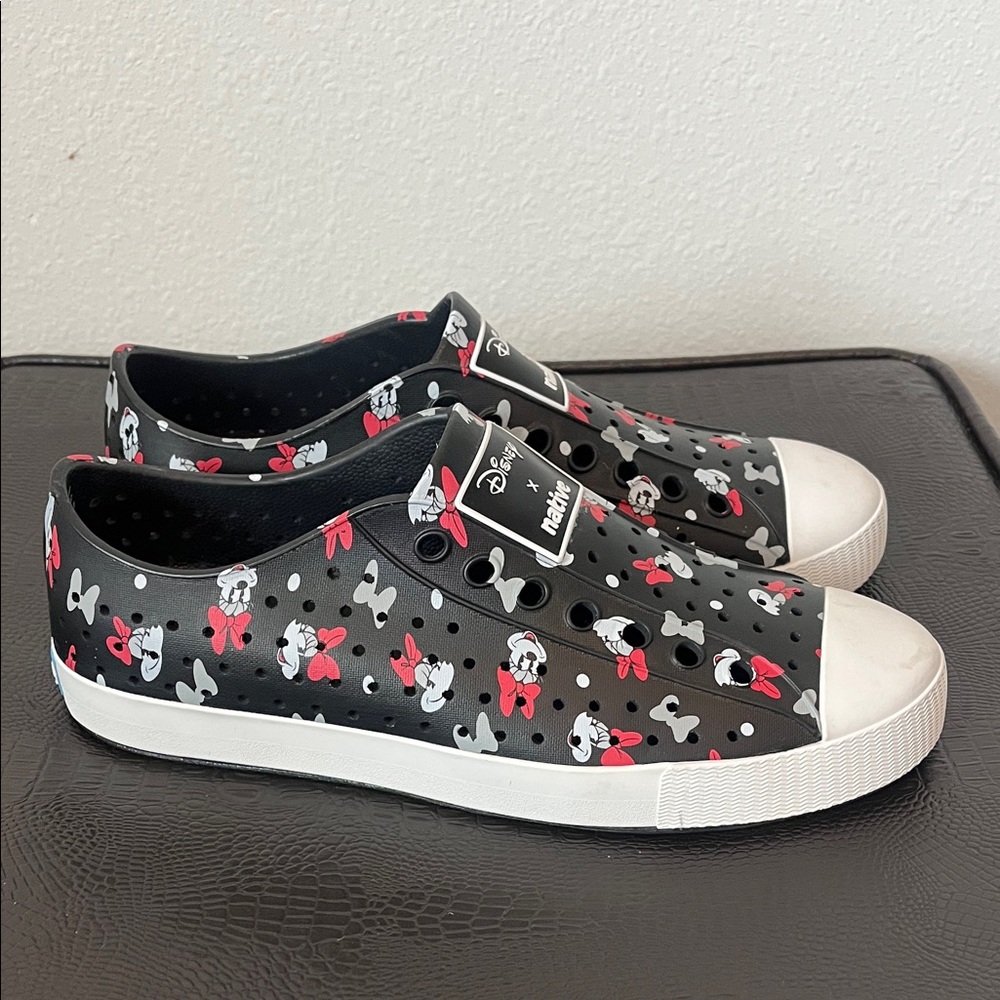 Native Black and Red Women's Flats